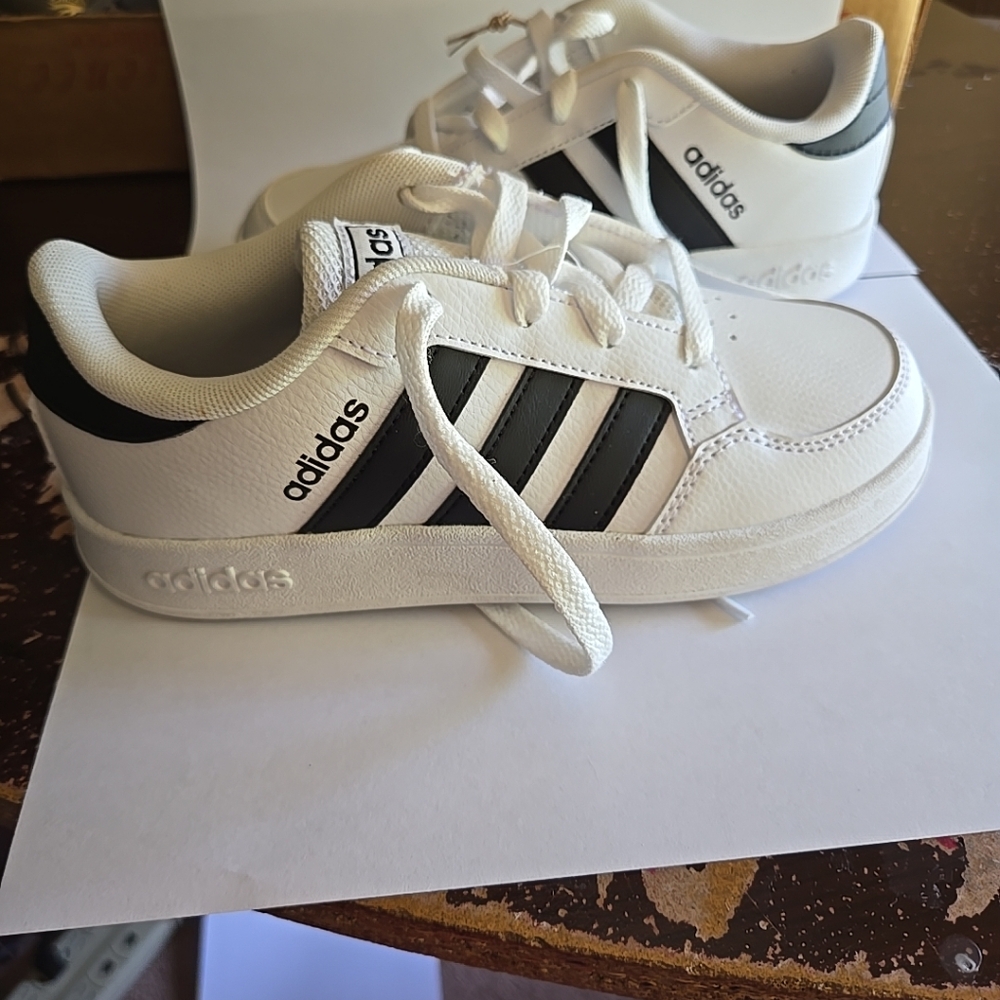Adidas Kids White and Black Sneakers Size 2